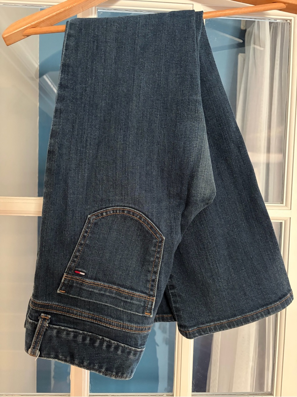 Women’s Tommy Hilfiger Med/Dark Was Indigo Bootcut Jeans Size 6R